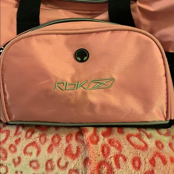 Super Large Gym duffle Bag / Weekender getaway - Picture 5 of 6